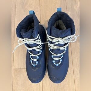 HOKA Women’s Kaha 2 Frost GTX, Hiking Boot, SZ 9.5, Waterproof GORE-TEX membrane